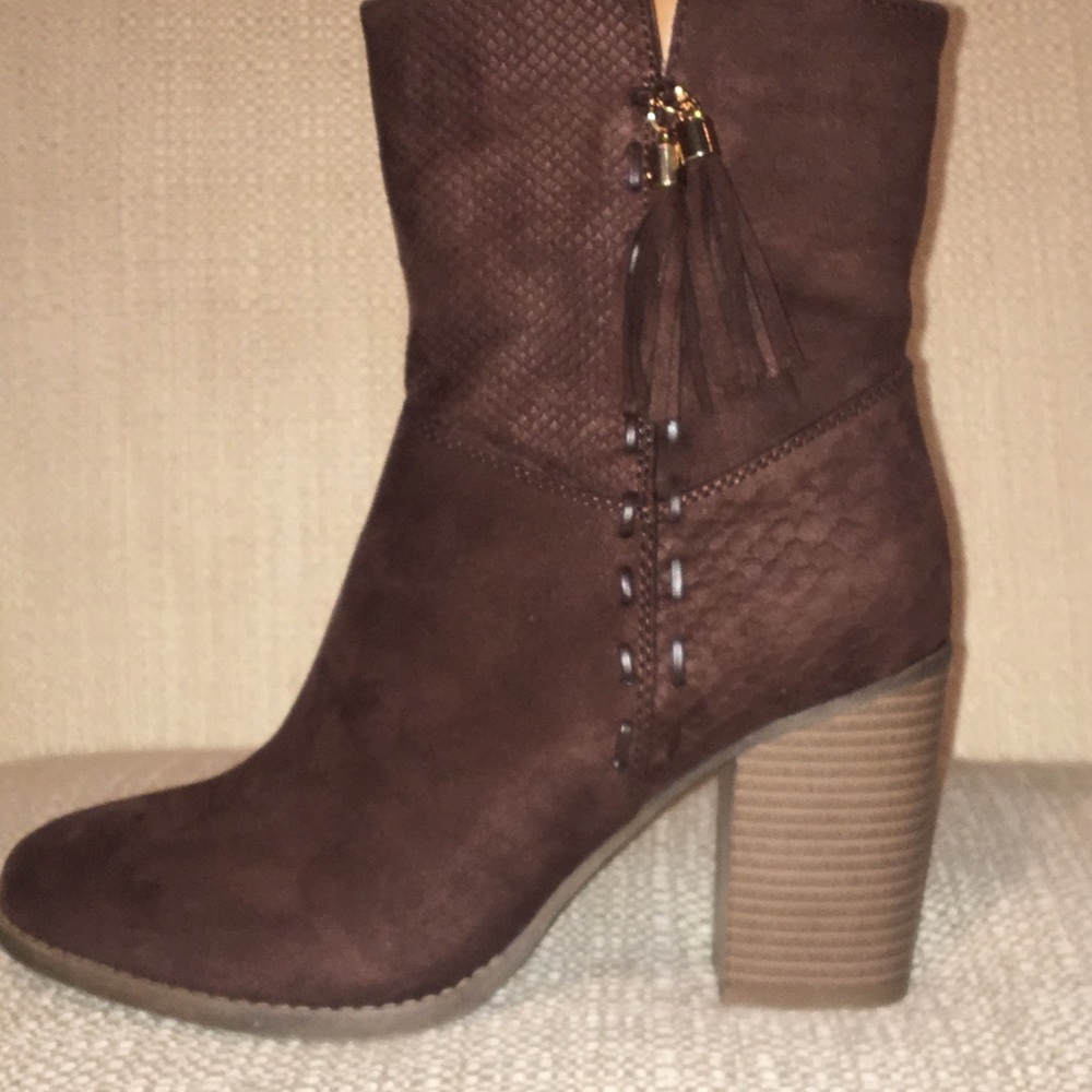 Brown Suede Booties w/ Side tassel zipper Size10